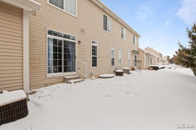 112 Burwyck Park Drive, Saline, MI 48176