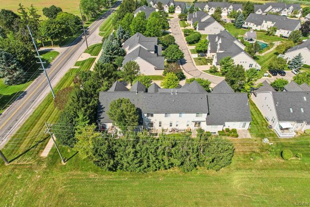 112 Burwyck Park Drive, Saline, MI 48176