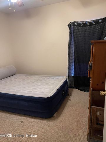 1607 Young Ct, Louisville, KY 40211