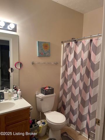 1607 Young Ct, Louisville, KY 40211