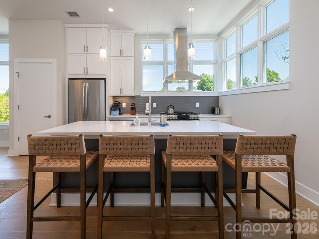1 Bauhaus Court, Asheville, NC 28801