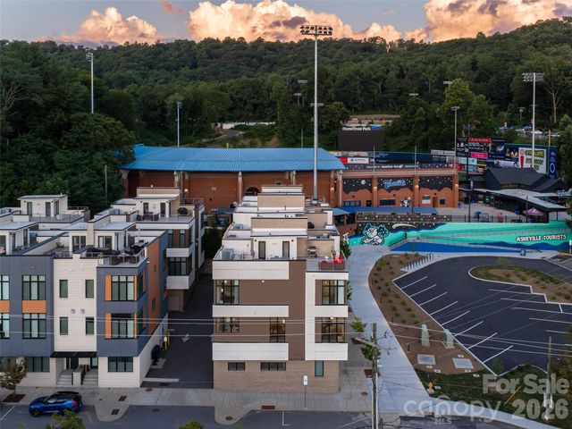 1 Bauhaus Court, Asheville, NC 28801