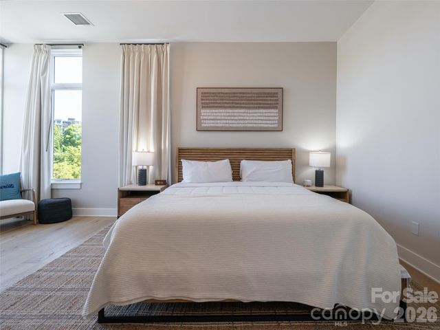 1 Bauhaus Court, Asheville, NC 28801
