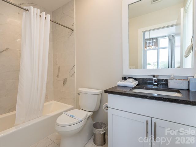 1 Bauhaus Court, Asheville, NC 28801