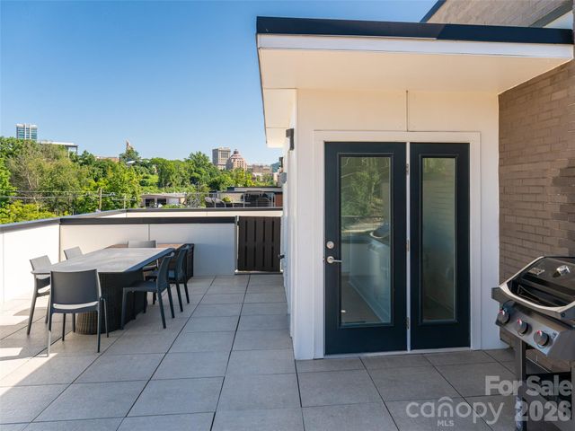 1 Bauhaus Court, Asheville, NC 28801