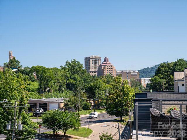 1 Bauhaus Court, Asheville, NC 28801