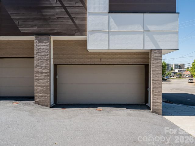 1 Bauhaus Court, Asheville, NC 28801