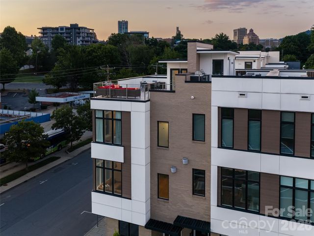 1 Bauhaus Court, Asheville, NC 28801