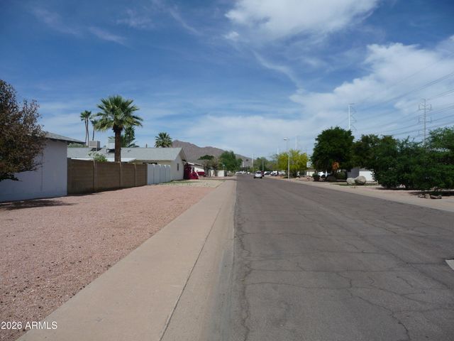 6538 E OAK Street, Scottsdale, AZ 85257