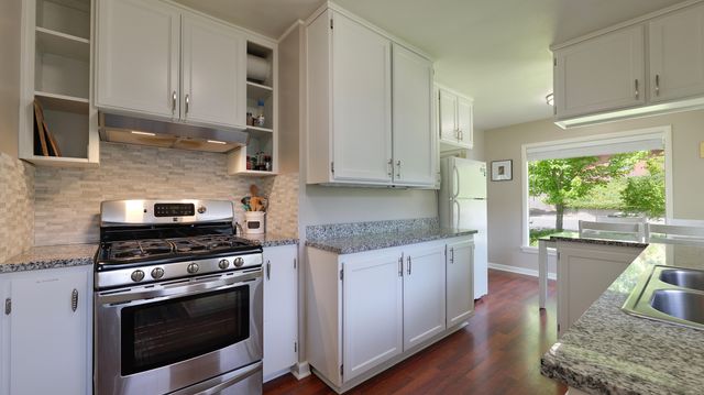 1141 NW Sunset Drive, Grants Pass, OR 97526