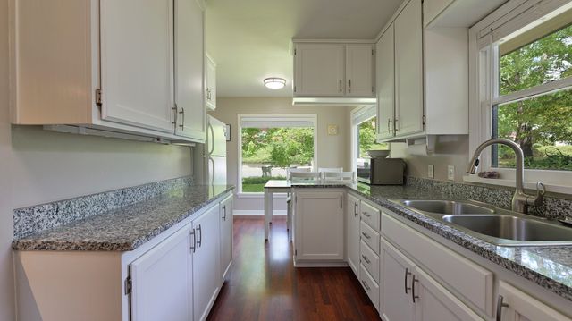 1141 NW Sunset Drive, Grants Pass, OR 97526