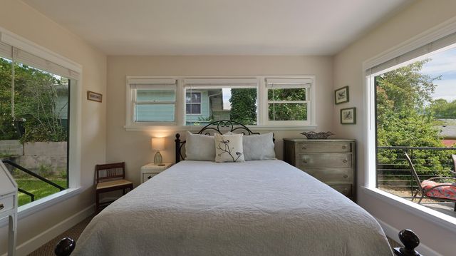 1141 NW Sunset Drive, Grants Pass, OR 97526