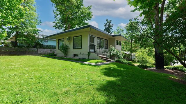 1141 NW Sunset Drive, Grants Pass, OR 97526