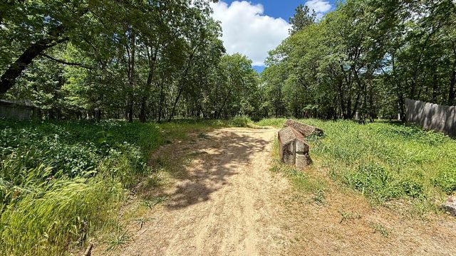 1141 NW Sunset Drive, Grants Pass, OR 97526