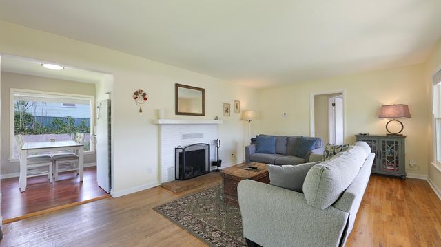 1141 NW Sunset Drive, Grants Pass, OR 97526