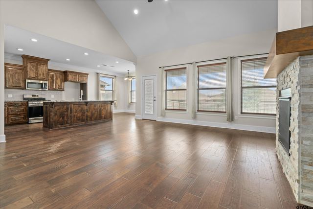 7356 Flat Rock Lane, Tyler, TX 75703