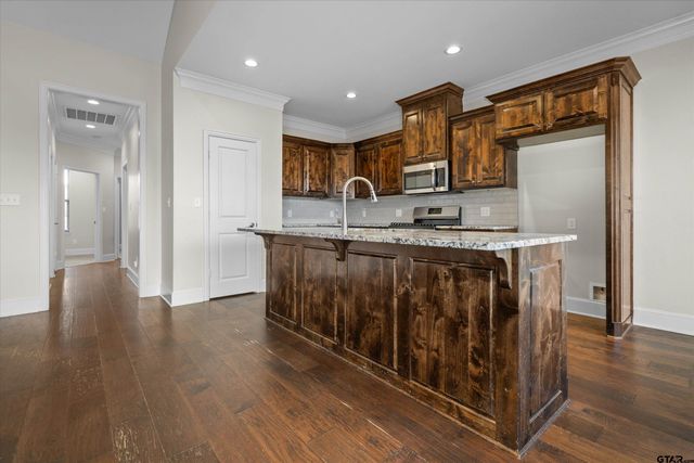 7356 Flat Rock Lane, Tyler, TX 75703