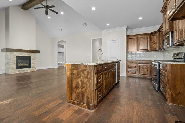 7356 Flat Rock Lane, Tyler, TX 75703