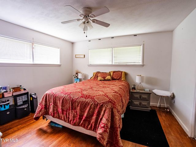125 Cresswood Drive, Rogersville, TN 37857