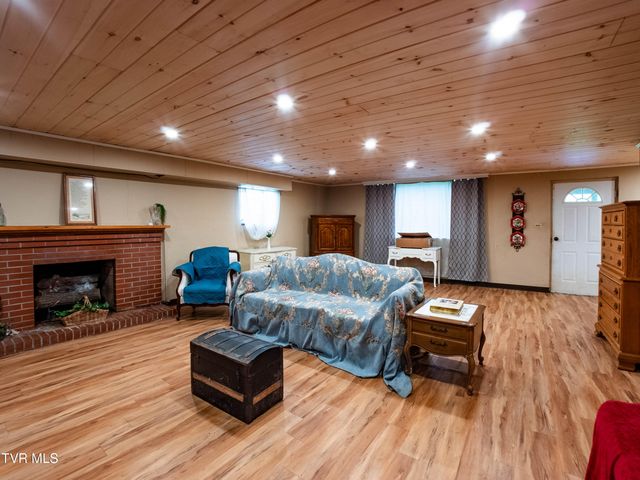 125 Cresswood Drive, Rogersville, TN 37857