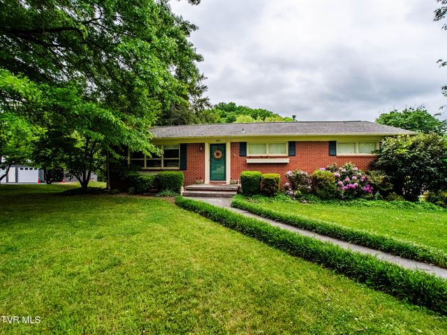 125 Cresswood Drive, Rogersville, TN 37857