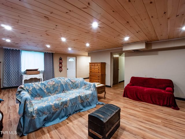 125 Cresswood Drive, Rogersville, TN 37857