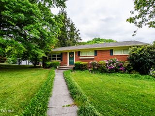125 Cresswood Drive, Rogersville, TN 37857