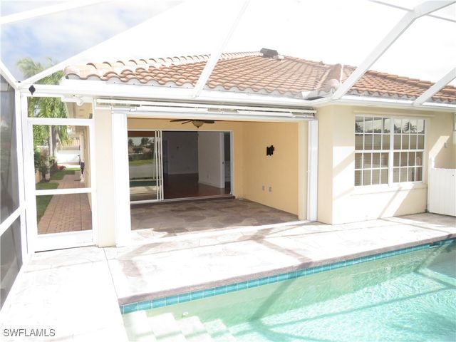 4235 Redonda LN, Naples, FL 34119