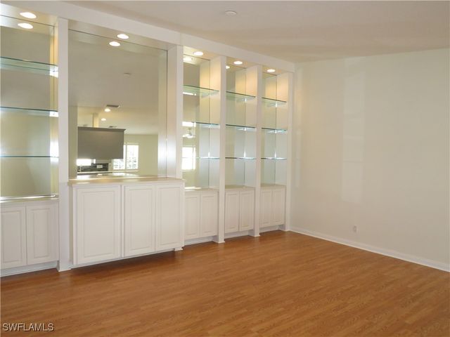 4235 Redonda LN, Naples, FL 34119