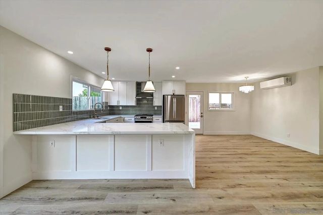 2802 Cowley Way, San Diego, CA 92110