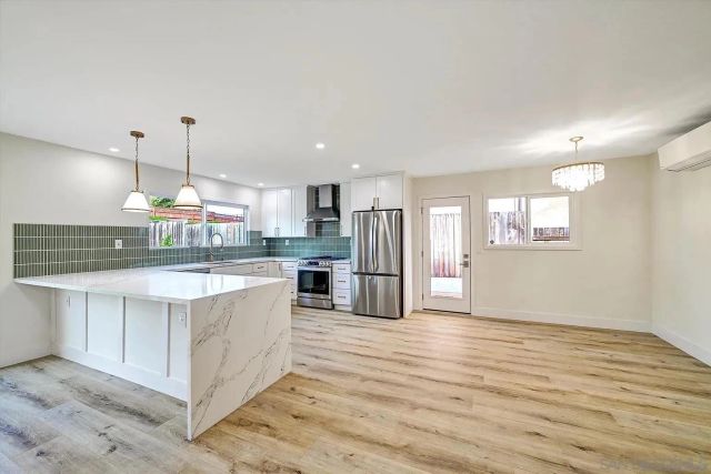 2802 Cowley Way, San Diego, CA 92110