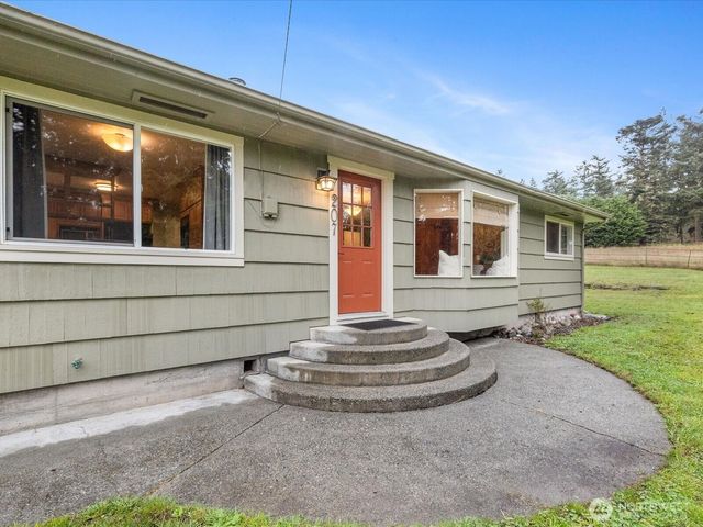 207 Fort Casey Road, Coupeville, WA 98239