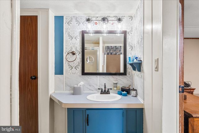 27 BONNEAU HEIGHTS RD, Gettysburg, PA 17325