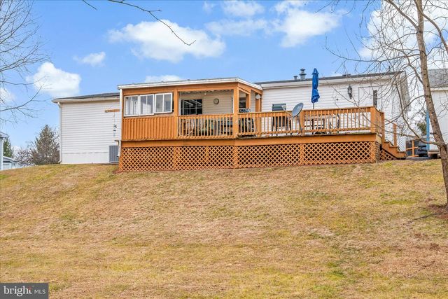 27 BONNEAU HEIGHTS RD, Gettysburg, PA 17325