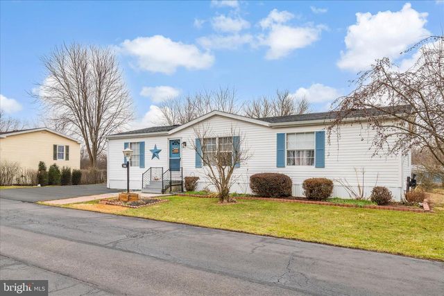 27 BONNEAU HEIGHTS RD, Gettysburg, PA 17325