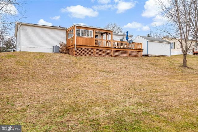 27 BONNEAU HEIGHTS RD, Gettysburg, PA 17325