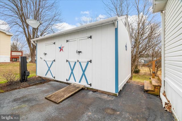 27 BONNEAU HEIGHTS RD, Gettysburg, PA 17325