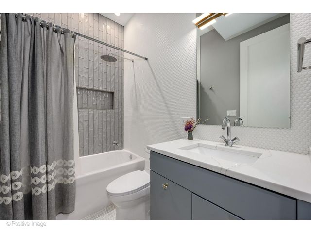 2506 N Southport Avenue 1, Chicago, IL 60614