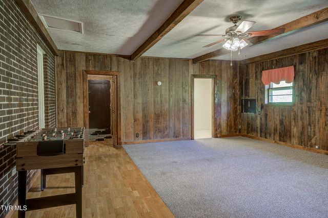 223 Sequoyah Drive, Johnson City, TN 37604