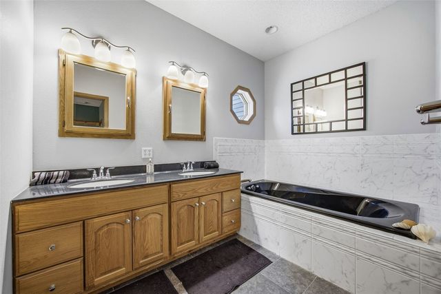 2792 Holly Court NW, Swisher, IA 52238