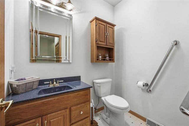 2792 Holly Court NW, Swisher, IA 52238