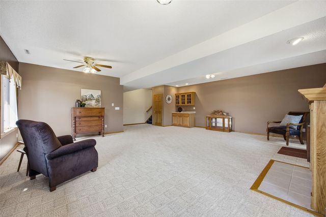 2792 Holly Court NW, Swisher, IA 52238