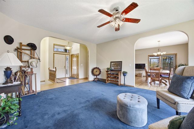 2792 Holly Court NW, Swisher, IA 52238