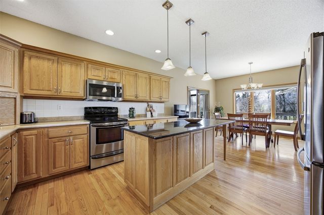 2792 Holly Court NW, Swisher, IA 52238