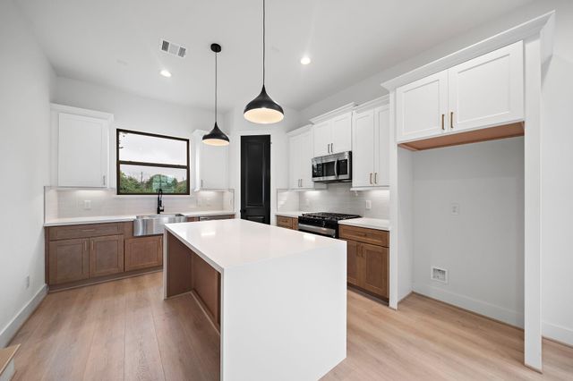 2914 Delano Street, Houston, TX 77004