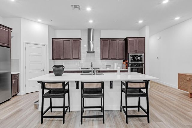 5913 Vantage St, Sacramento, CA 95835