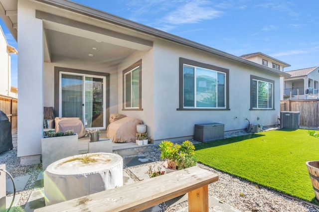 5913 Vantage St, Sacramento, CA 95835