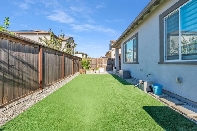 5913 Vantage St, Sacramento, CA 95835