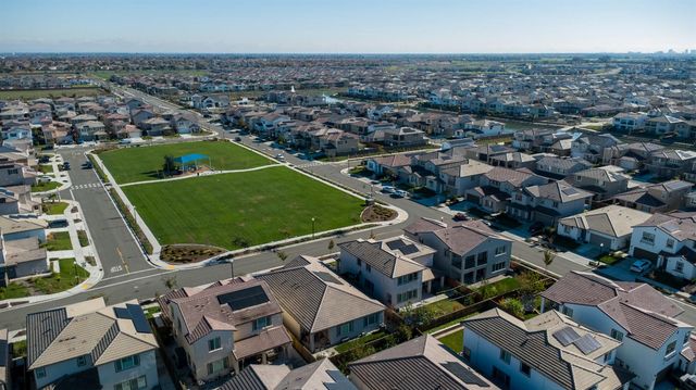 5913 Vantage St, Sacramento, CA 95835