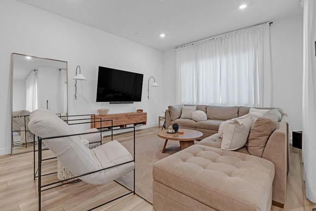 5913 Vantage St, Sacramento, CA 95835